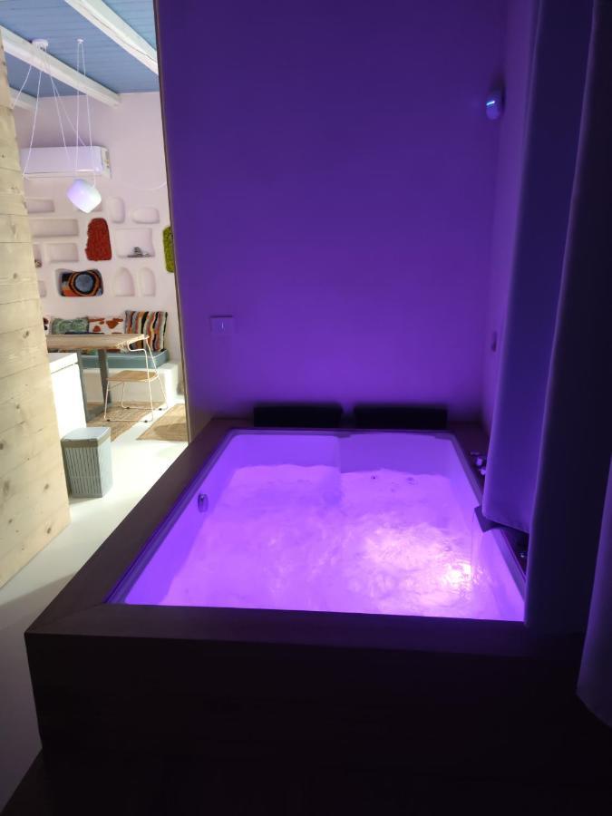 Casa Mediterranea Jacuzzi Riscaldata Con Caminetto Specchiolla Extérieur photo